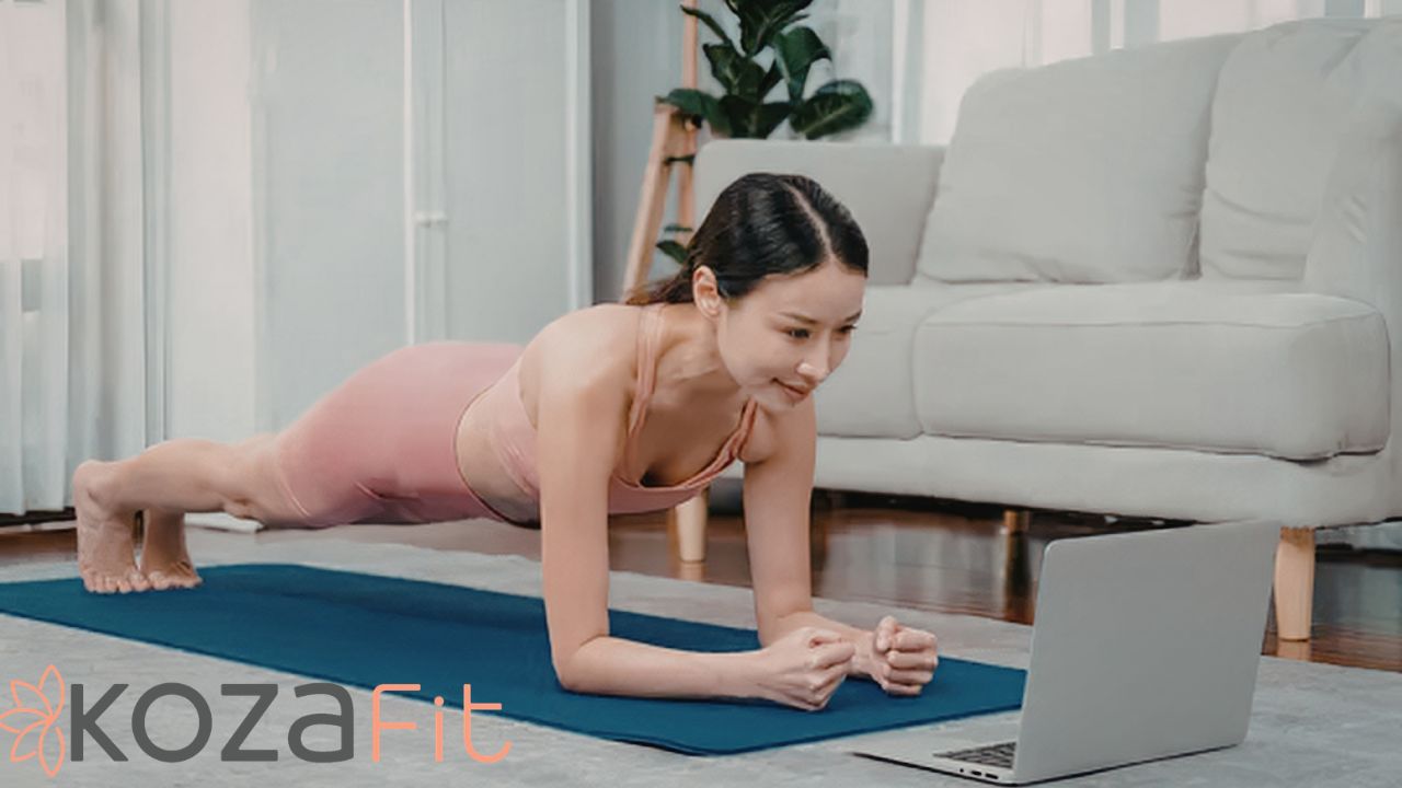 evde spor yapan kadın görseli